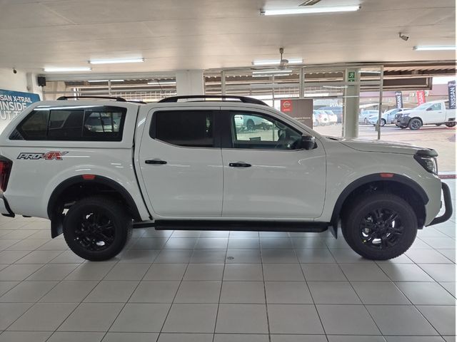 2026 Nissan Navara 2.5 DDTi PRO-4X 4X4 Auto Double-Cab, photo 3