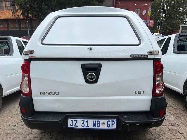2021 Nissan NP200 1.6 A/C Safety Pack, photo 4