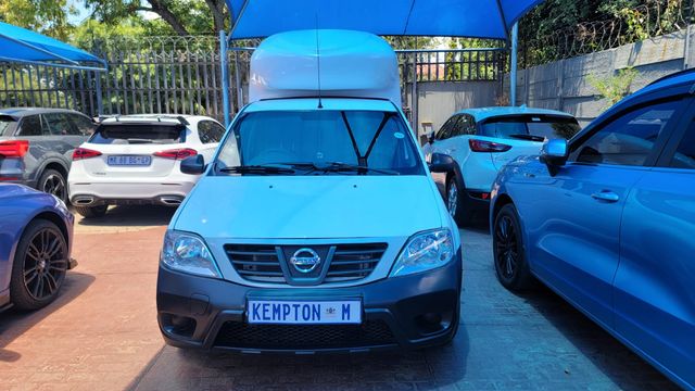 2018 Nissan NP200 1.6 A/C Safety Pack, photo 2