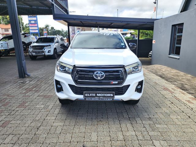 2018 Toyota Hilux 2.8 GD-6 Raider 4x4 Auto Double-Cab, photo 2