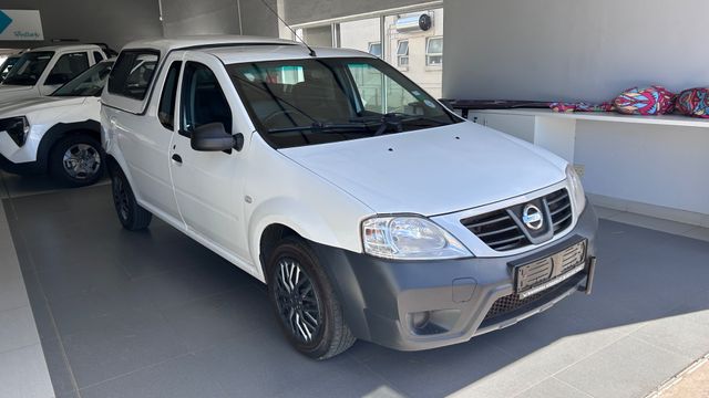 2022 Nissan NP200 1.6 A/C Safety Pack