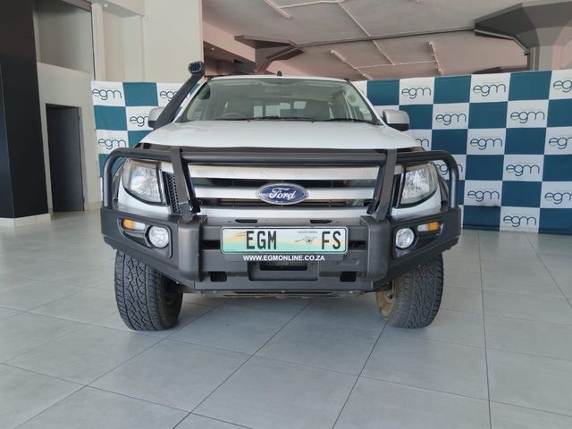 2013 Ford Ranger 3.2 TDCi XLS 4x4 Auto SuperCab, photo 2