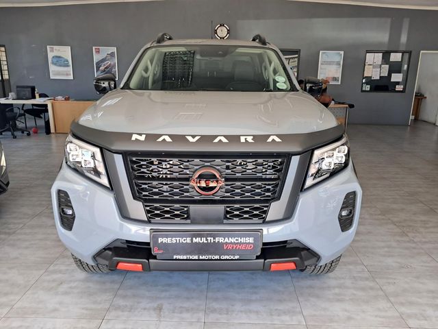 2026 Nissan Navara GREY