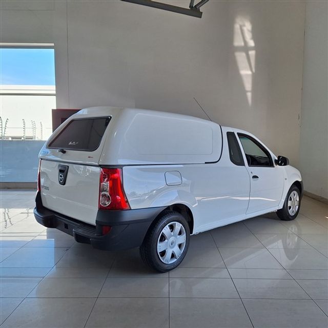 2023 Nissan NP200 1.6 A/C Safety Pack, photo 5