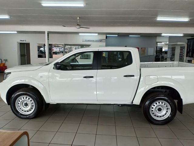2026 Nissan Navara 2.5 DDTi SE Double-Cab, photo 4