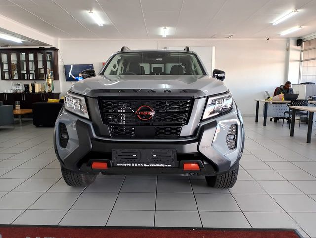 2026 Nissan Navara 2.5 DDTi PRO-4X 4X4 Auto Double-Cab, photo 2