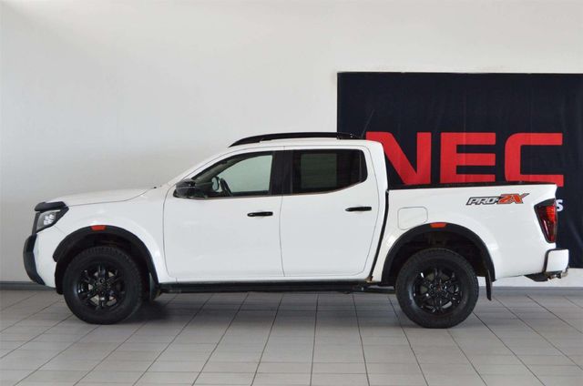 2023 Nissan Navara 2.5 DDTi PRO-2X Auto Double-Cab, photo 2