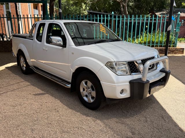 2014 Nissan Navara 2.5 dCi XE KingCab Single-Cab