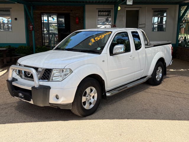 2014 Nissan Navara 2.5 dCi XE KingCab Single-Cab, photo 2