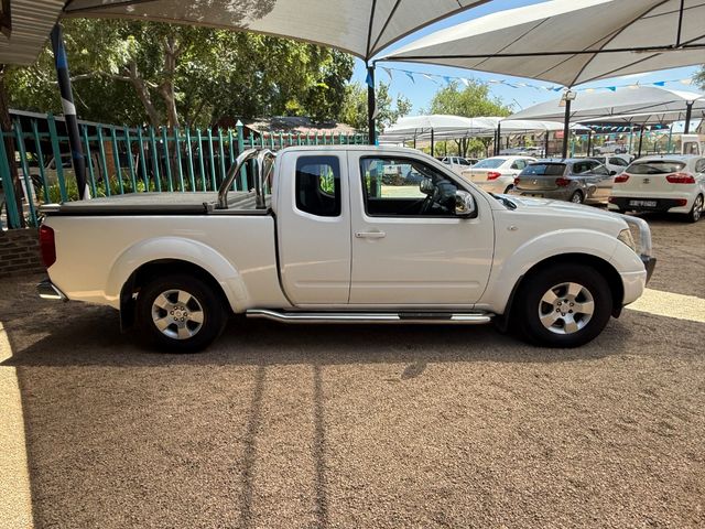 2014 Nissan Navara 2.5 dCi XE KingCab Single-Cab, photo 3