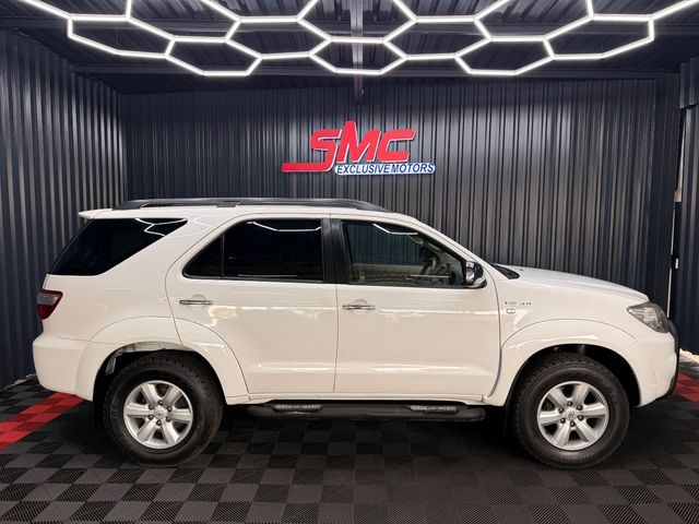 2009 Toyota Fortuner 4.0 V6 Epic Raised Body Auto, photo 3