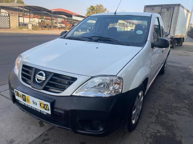 2023 Nissan NP200 1.6 A/C Safety Pack, photo 3