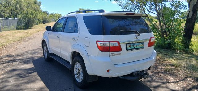 2009 Toyota Fortuner 3.0 D-4D Raised Body Auto, photo 5