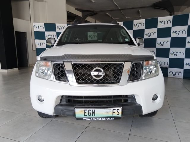 2015 Nissan Navara 2.5 dCi LE Double-Cab, photo 2