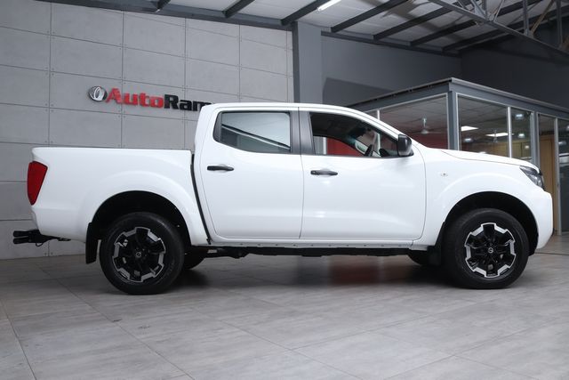 2024 Nissan Navara 2.5 DDTi SE Double-Cab, photo 4
