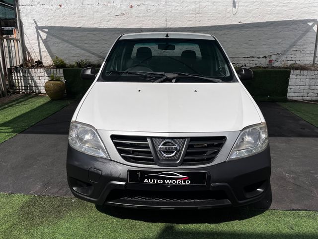 2017 Nissan NP200 1.6 A/C Safety Pack, photo 2