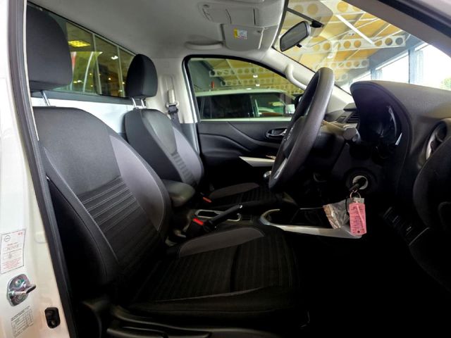 2025 Nissan Navara 2.5 DDTi SE Single-Cab, photo 2