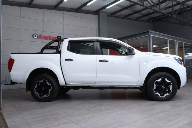 2024 Nissan Navara 2.5 DDTi SE Double-Cab, photo 4