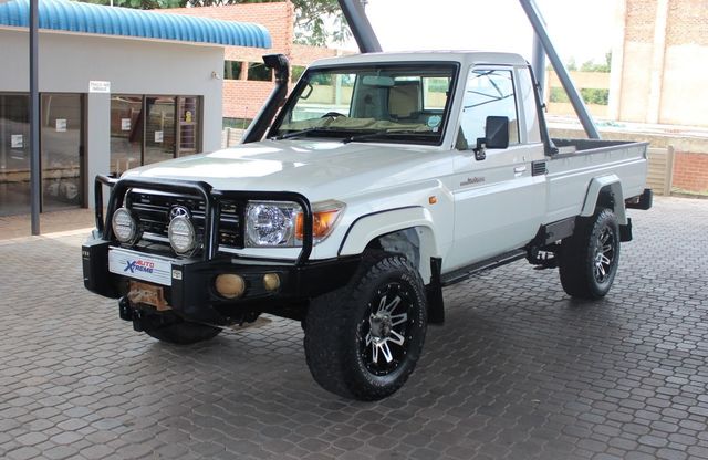 2012 Toyota Land Cruiser 79 4.0 Single-Cab