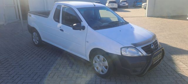 2023 Nissan NP200 1.6 A/C Safety Pack, photo 2