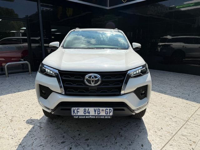 2021 Toyota Fortuner 2.8 GD-6 Raised Body Auto, photo 2