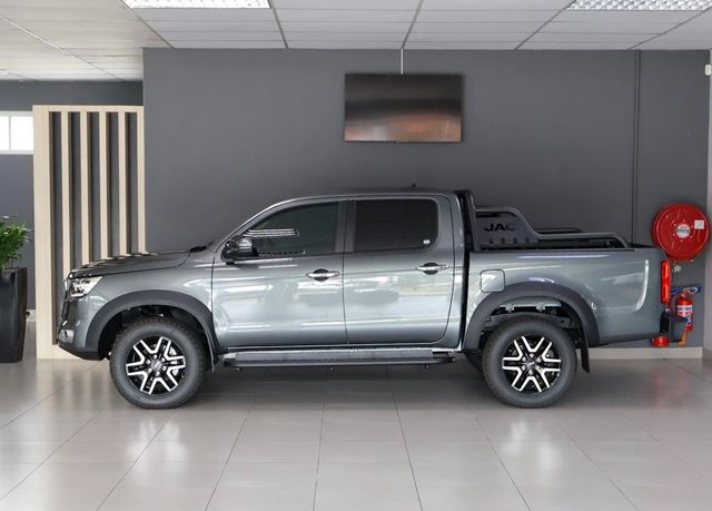 2026 JAC T8 2.0 Lux 4x4 D/C Man, photo 3