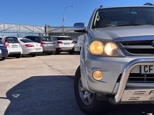 2007 Toyota Fortuner 4.0 V6 Auto 4x4, photo 3