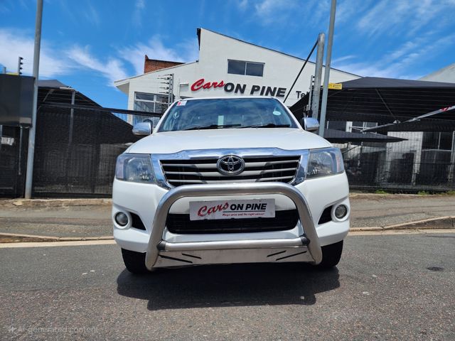 2015 Toyota Hilux 2.7 VVTi Legend 45 Raised Body Double-Cab, photo 2