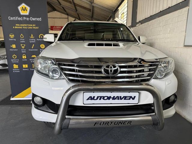 2011 Toyota Fortuner 3.0 D-4D 4x4 Auto, photo 3