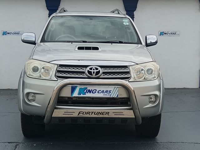 2011 Toyota Fortuner 3.0 D-4D 4x4 Auto, photo 2