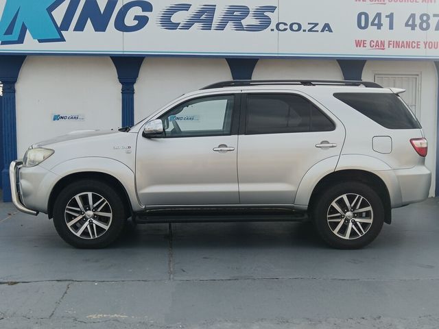 2011 Toyota Fortuner 3.0 D-4D 4x4 Auto, photo 5