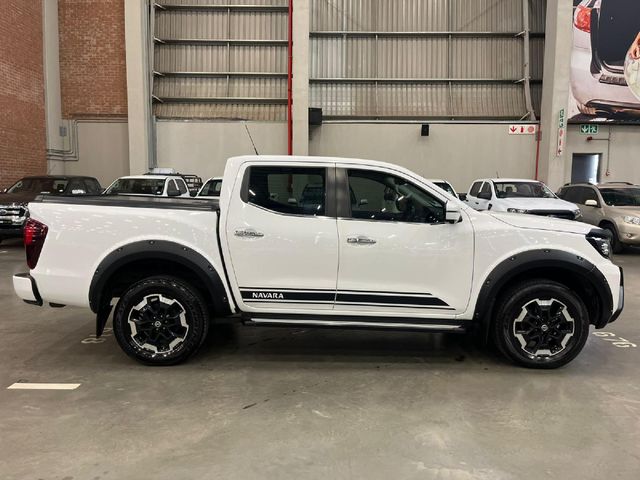 2022 Nissan Navara 2.5 DDTi LE Plus Auto Double-Cab, photo 2