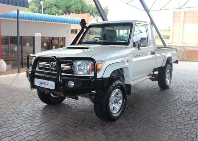 2013 Toyota Land Cruiser 79 4.5D LX V8 Single-Cab