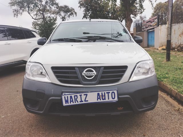 2019 Nissan NP200 1.6 A/C Safety Pack