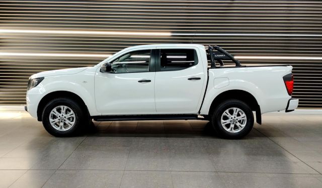 2023 Nissan Navara 2.5 DDTi SE Plus Auto Double-Cab, photo 2