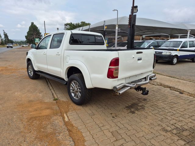 2015 Toyota Hilux 3.0 D-4D Legend 45 Raised Body Auto Double-Cab, photo 4