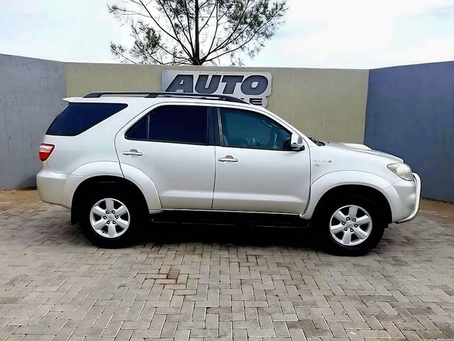 2010 Toyota Fortuner 3.0 D-4D Raised Body, photo 3