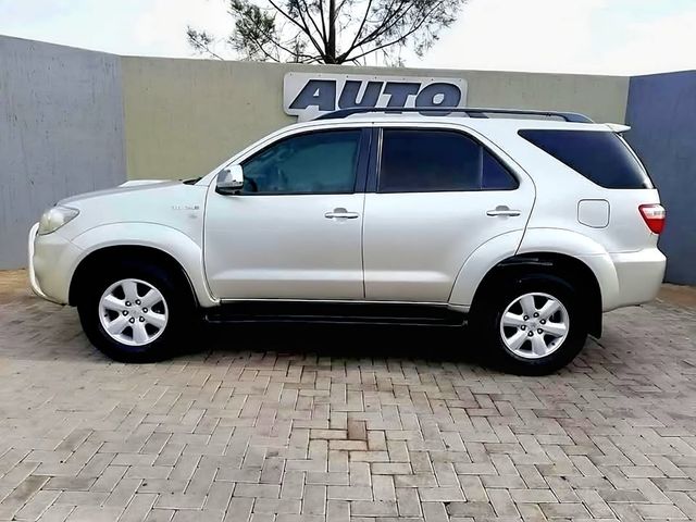 2010 Toyota Fortuner 3.0 D-4D Raised Body, photo 4