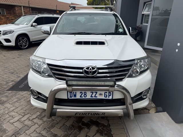 2015 Toyota Fortuner 2.5 D-4D Raised Body, photo 3