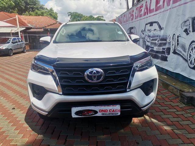 2016 Toyota Fortuner 2.4 GD-6 Raised Body Auto (Diesel,Automatic), photo 2