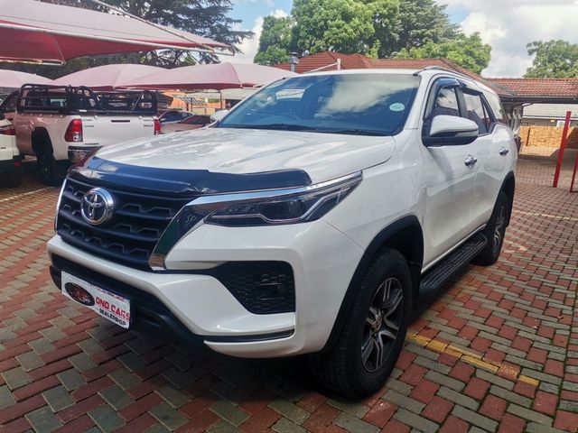 2016 Toyota Fortuner 2.4 GD-6 Raised Body Auto (Diesel,Automatic), photo 3