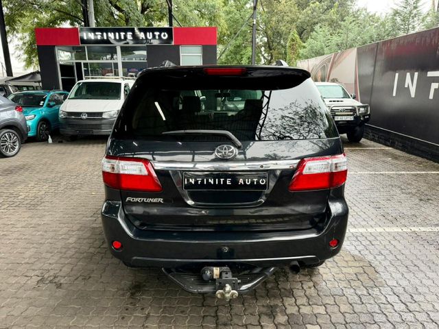 2010 Toyota Fortuner 3.0 D-4D Raised Body Auto, photo 4