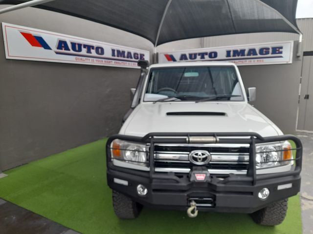 2021 Toyota Land Cruiser 79 4.5 D Double-Cab