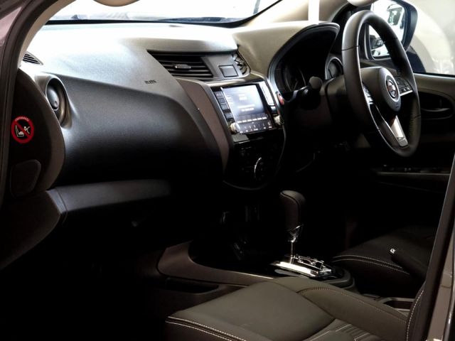 2026 Nissan Navara 2.5 DDTi PRO-2X Auto Double-Cab, photo 2