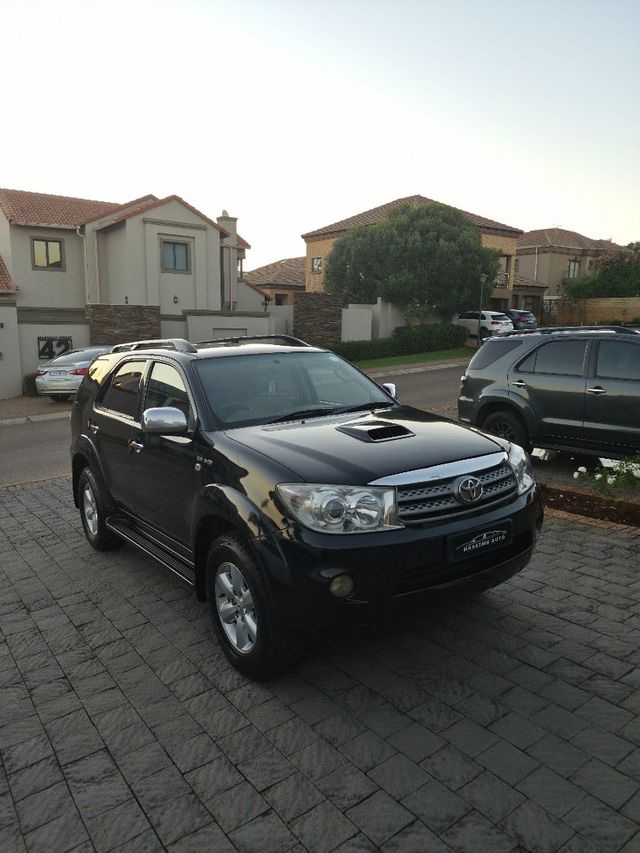 2011 Toyota Fortuner 3.0 D-4D Raised Body