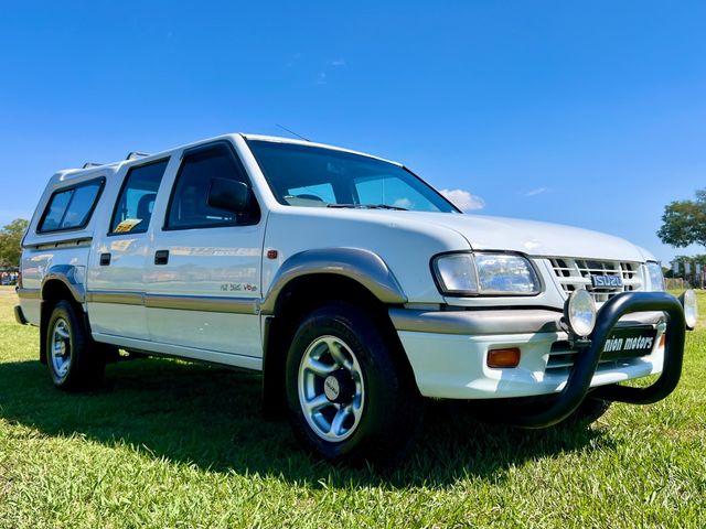 2000 Isuzu KB 320 LX 4x2 Double-Cab