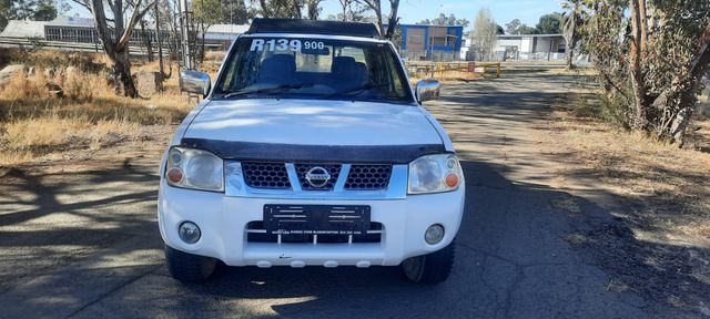 2010 Nissan NP300 2.4i Hi-Rider Double-Cab