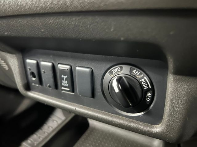 2014 Nissan Navara 2.5 dCi XE 4x4 Double-Cab, photo 4