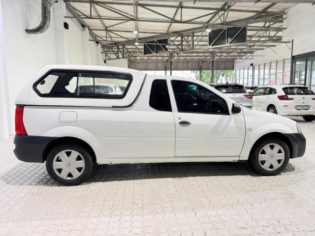 2022 Nissan NP200 1.6 A/C Safety Pack, photo 2