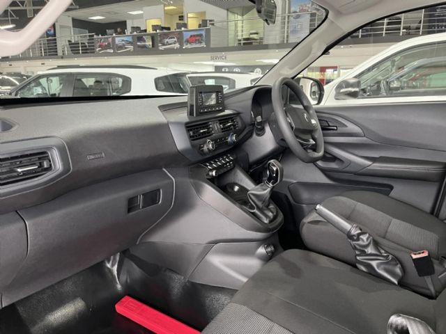 2026 Peugeot Landtrek 1.9D Professional Single Cab, photo 5